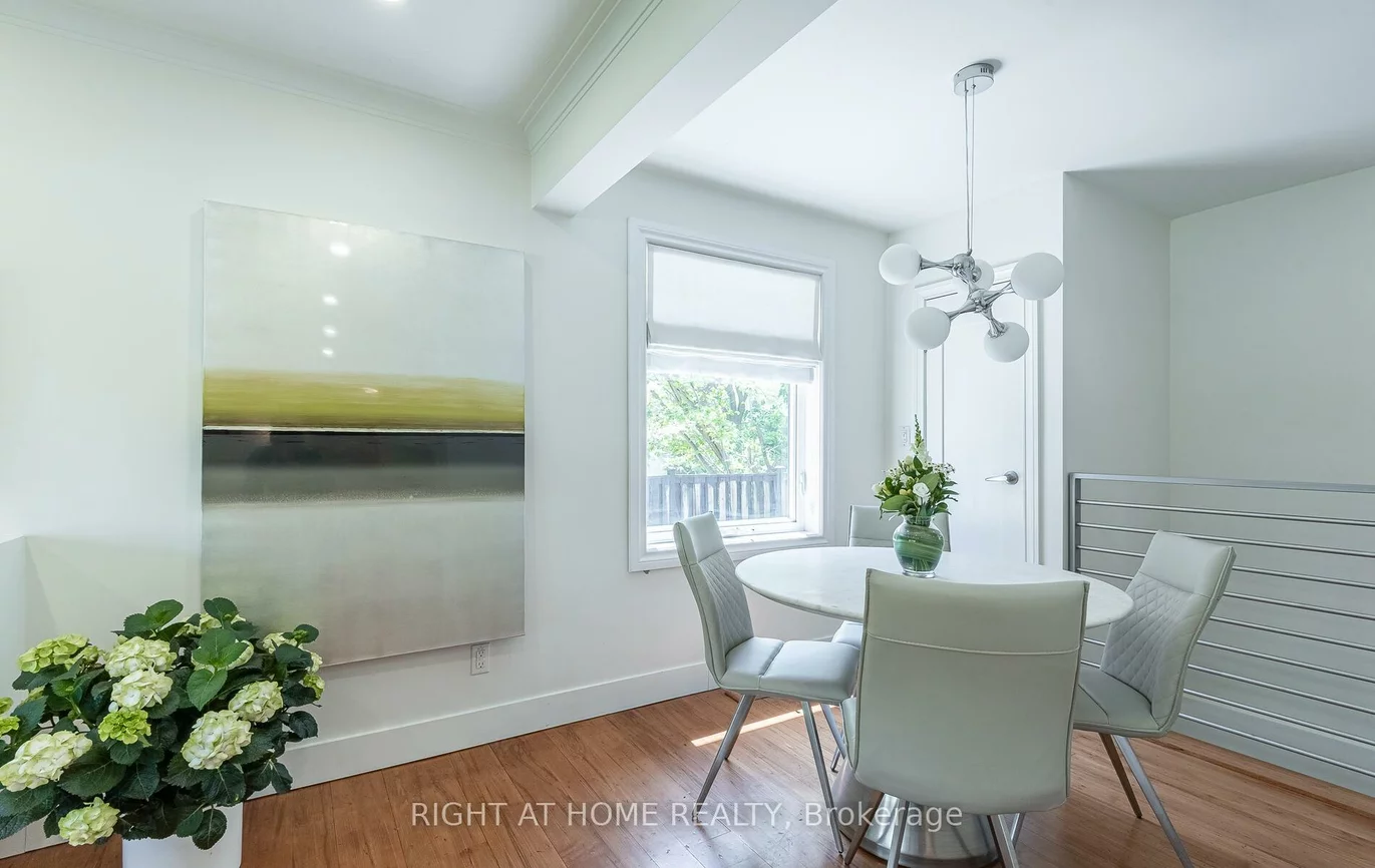 562, Weir, 1020 - WO West, Oakville