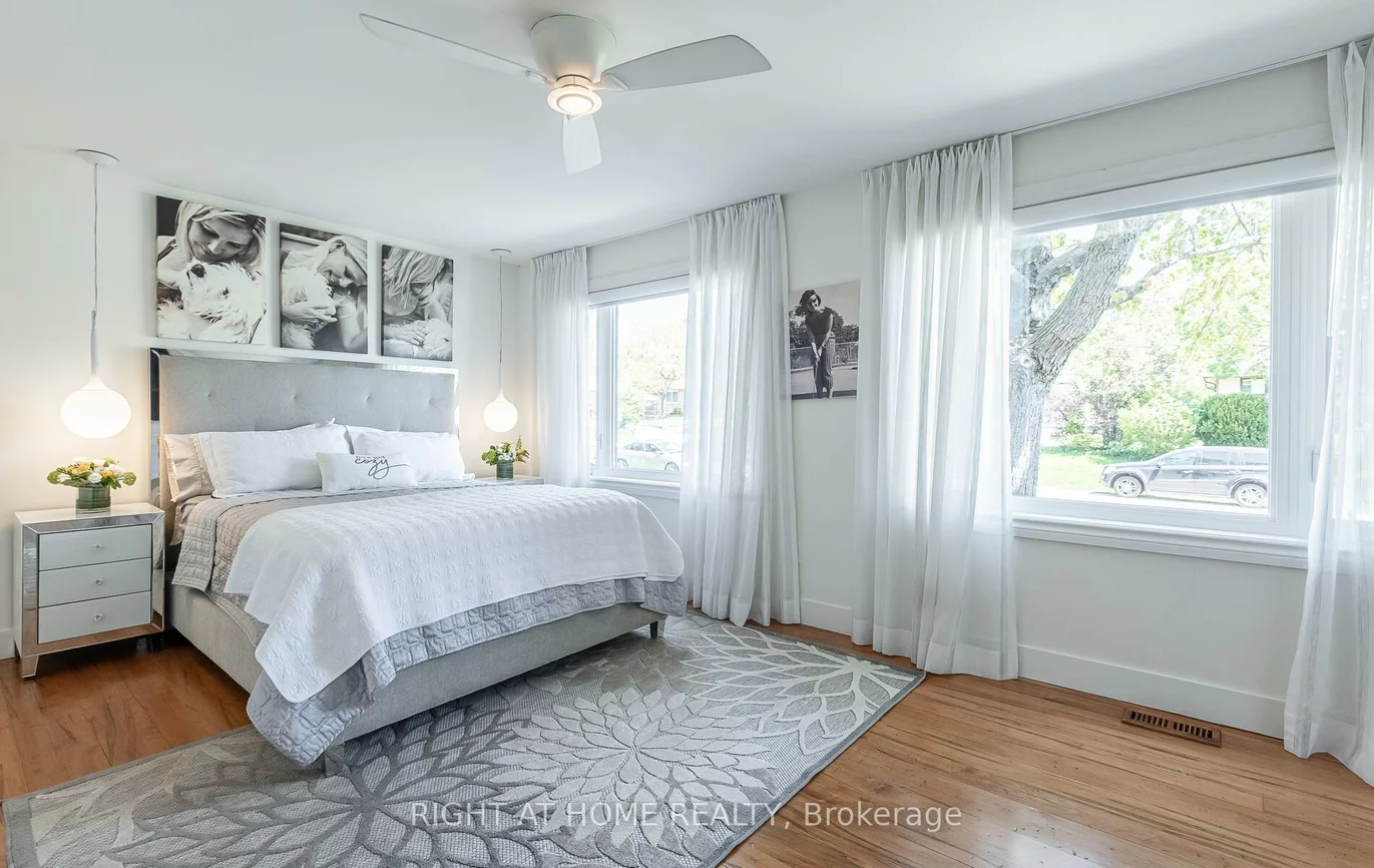 562, Weir, 1020 - WO West, Oakville