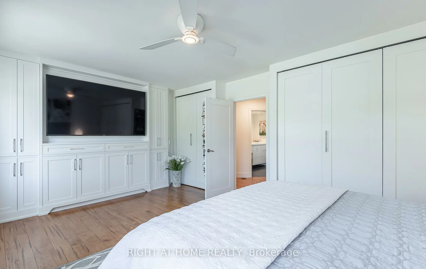 562, Weir, 1020 - WO West, Oakville