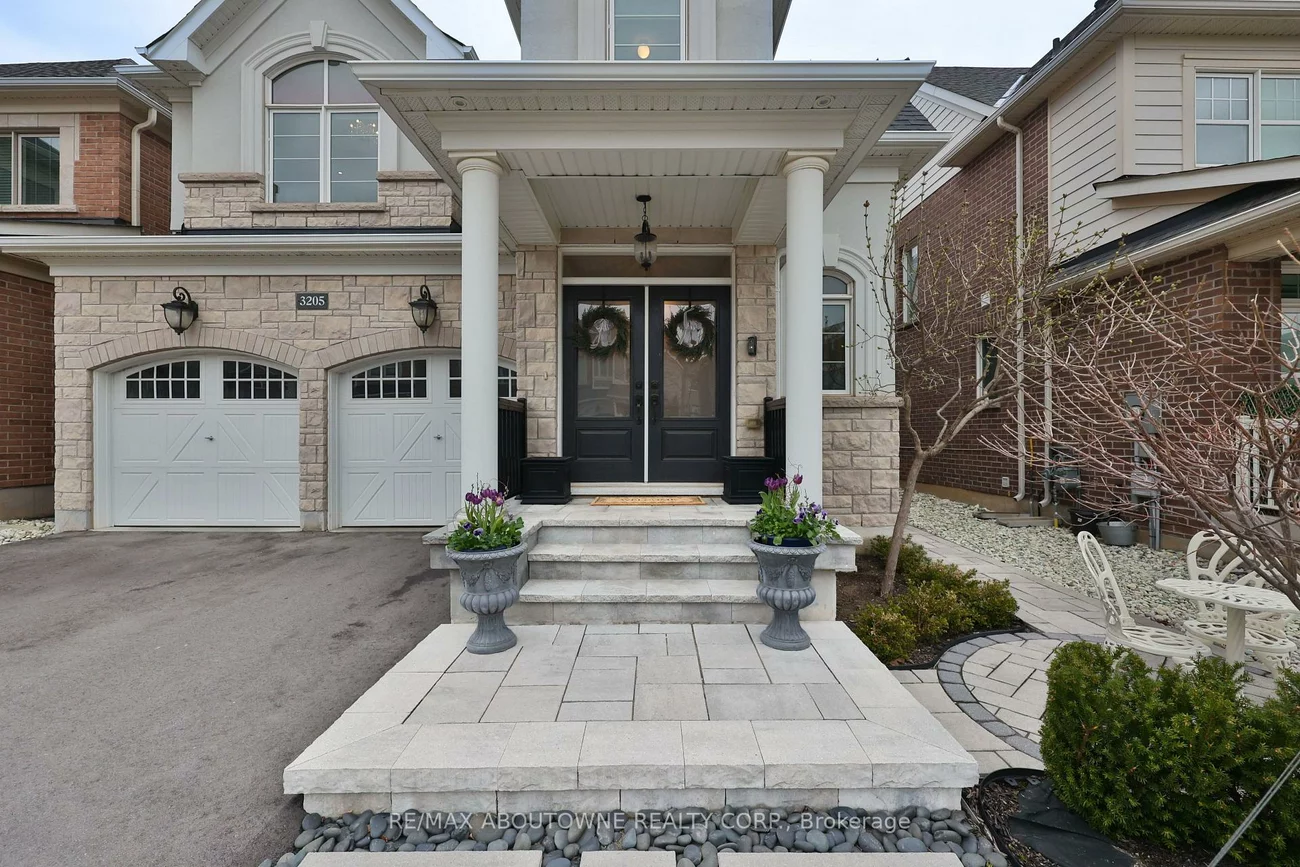 3205, Violet, 1008 - GO Glenorchy, Oakville