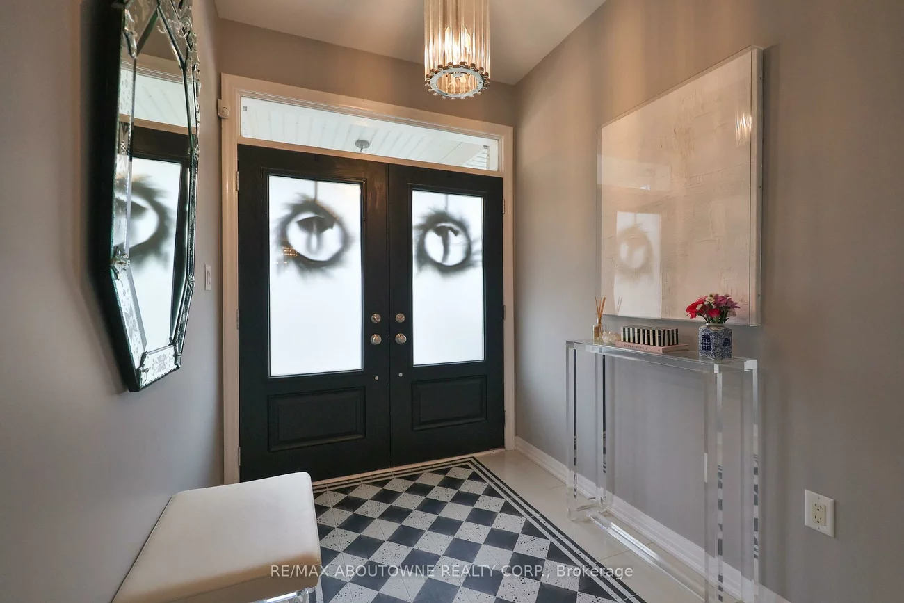 3205, Violet, 1008 - GO Glenorchy, Oakville