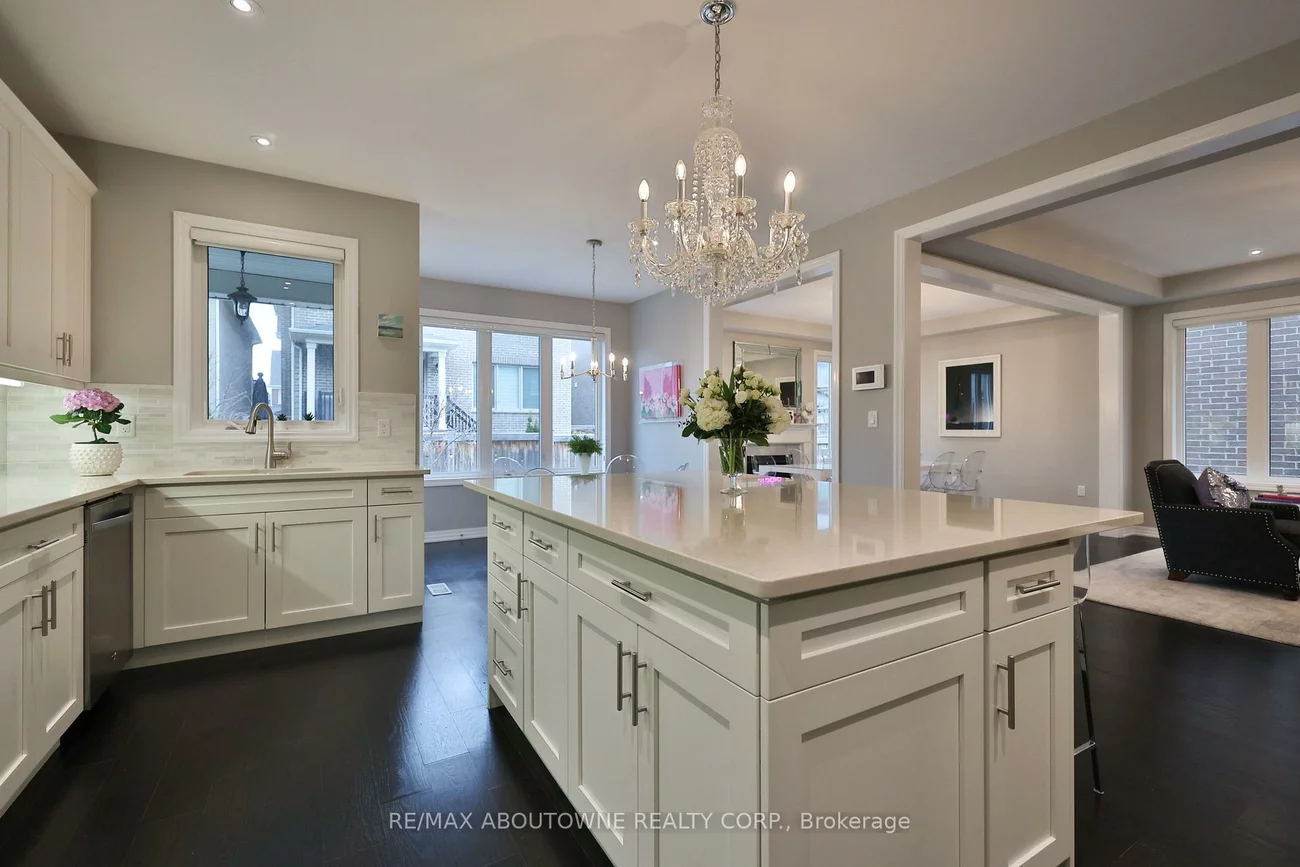 3205, Violet, 1008 - GO Glenorchy, Oakville