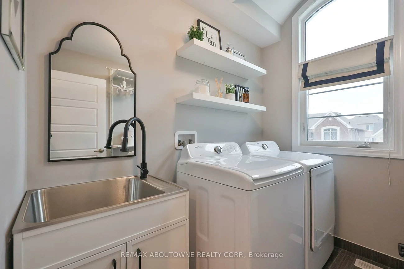 3205, Violet, 1008 - GO Glenorchy, Oakville