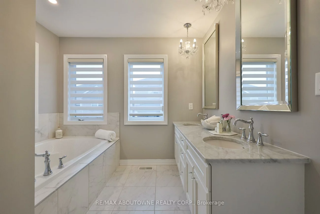 3205, Violet, 1008 - GO Glenorchy, Oakville