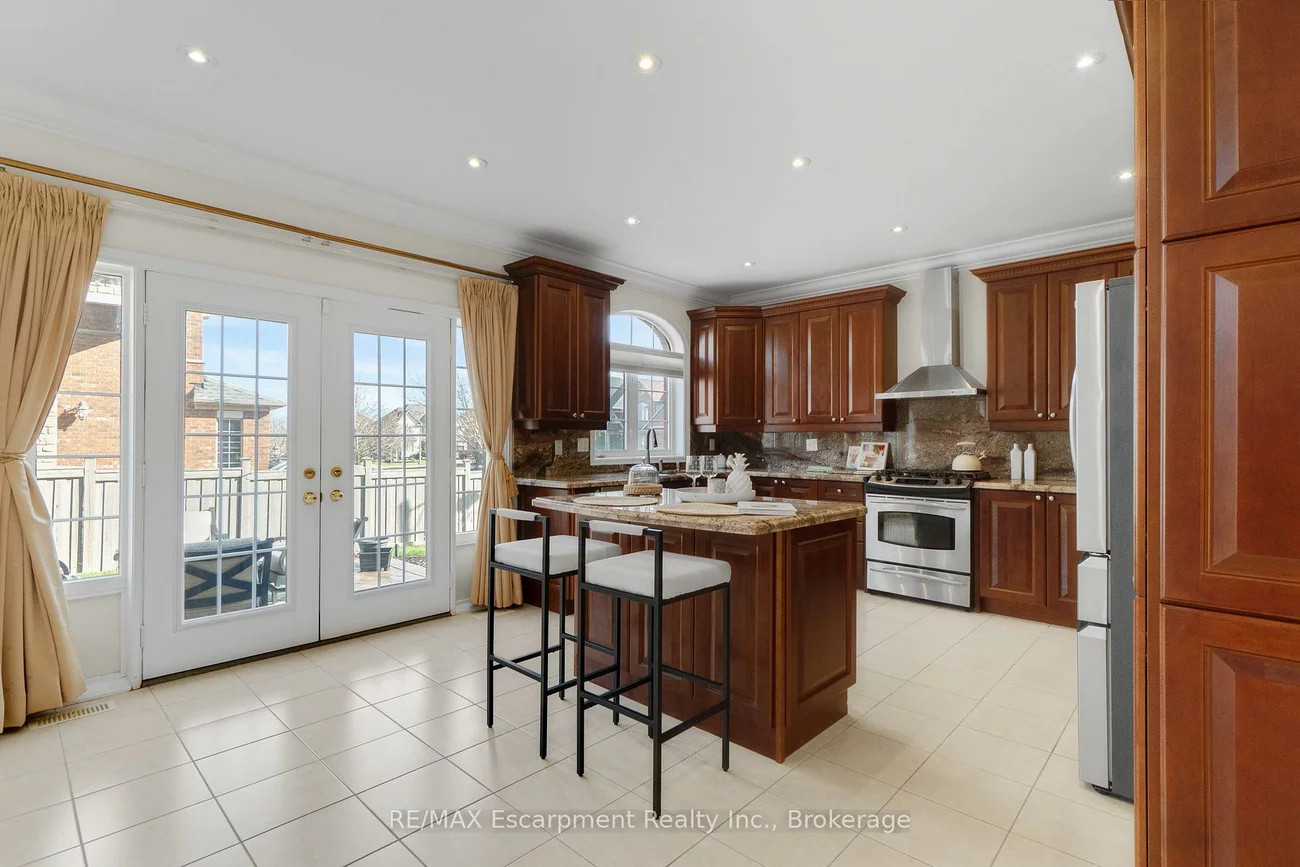 2298, Salcome, 1009 - JC Joshua Creek, Oakville