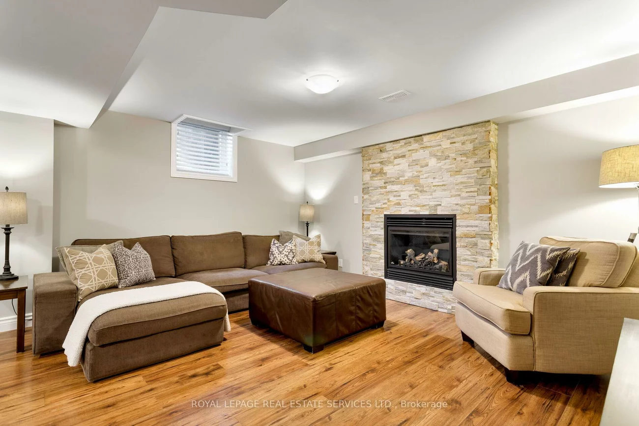 2213, Littondale, 1000 - BC Bronte Creek, Oakville