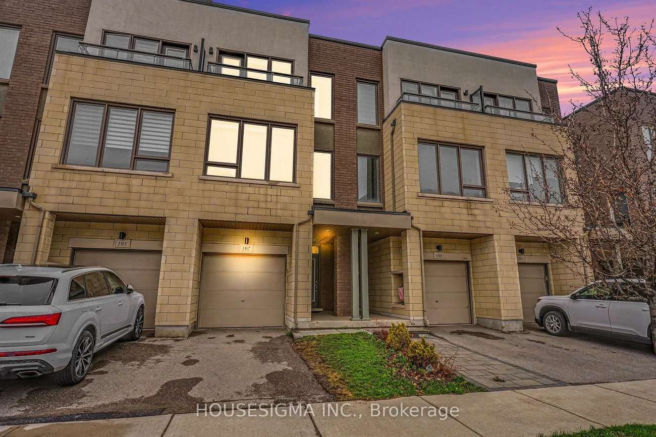 197, Sabina, 1008 - GO Glenorchy, Oakville