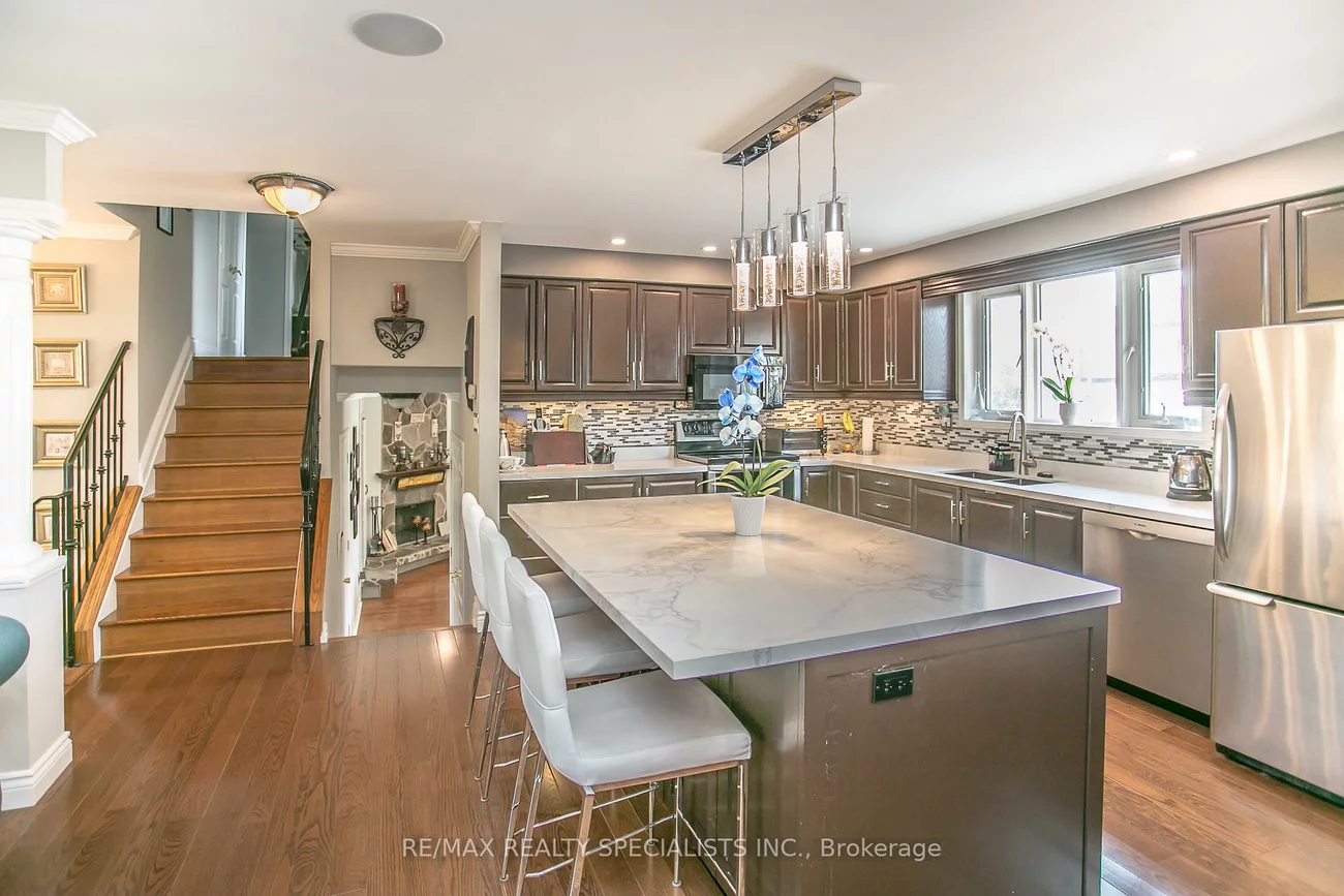 2422, Ventura, 1020 - WO West, Oakville