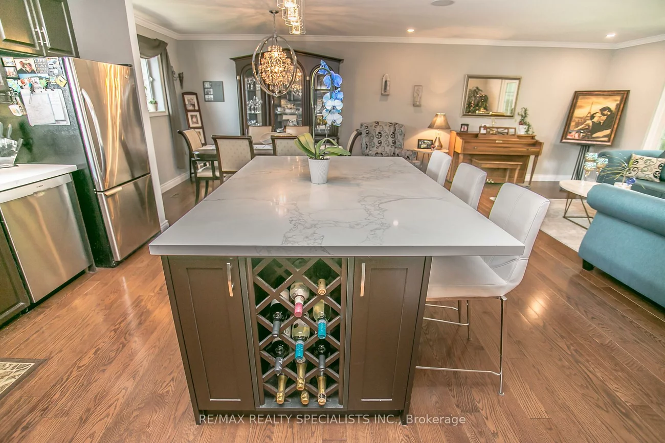 2422, Ventura, 1020 - WO West, Oakville