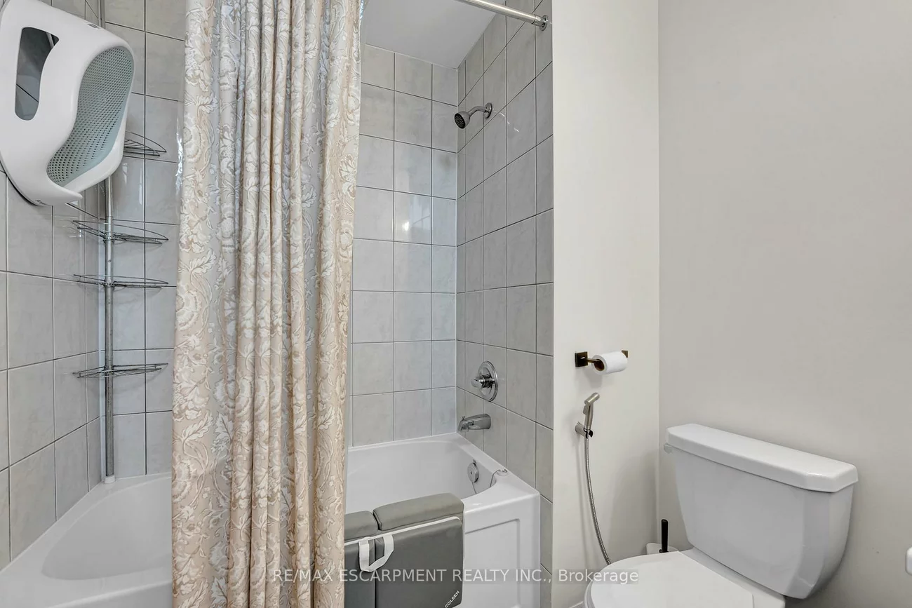 3430, CLAYTON, 1008 - GO Glenorchy, Oakville