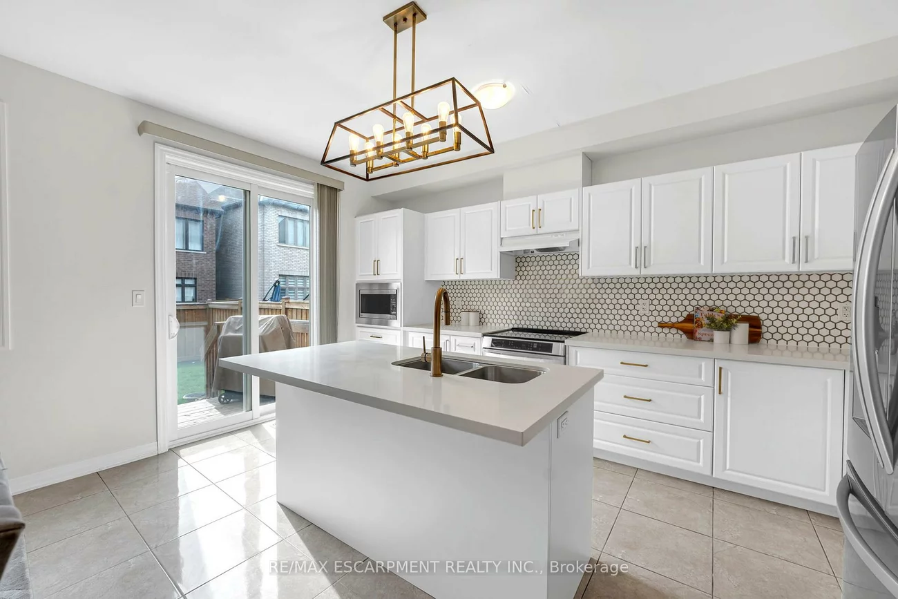 3430, CLAYTON, 1008 - GO Glenorchy, Oakville