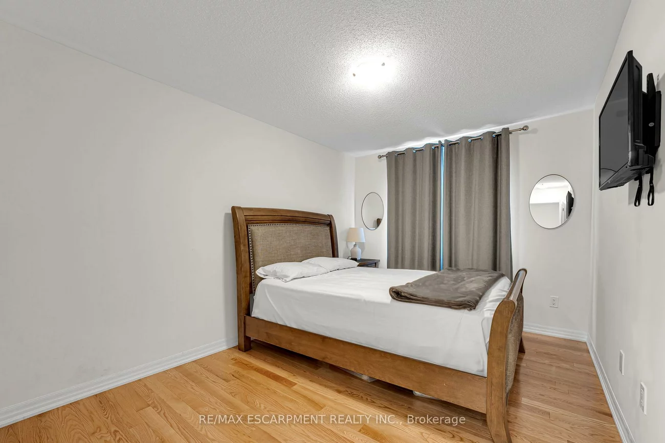 3430, CLAYTON, 1008 - GO Glenorchy, Oakville