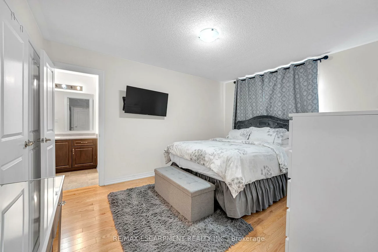 3430, CLAYTON, 1008 - GO Glenorchy, Oakville