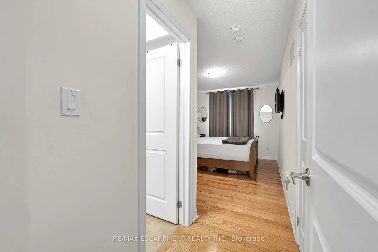 3430, CLAYTON, 1008 - GO Glenorchy, Oakville