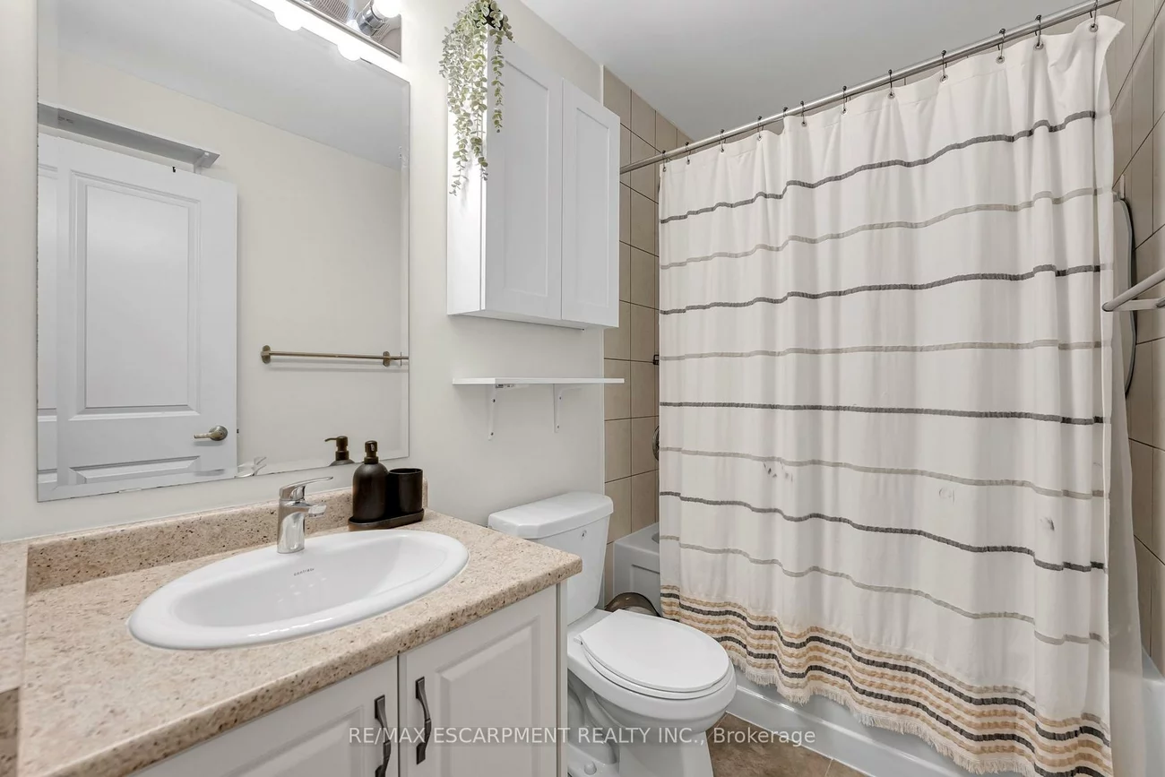 3430, CLAYTON, 1008 - GO Glenorchy, Oakville