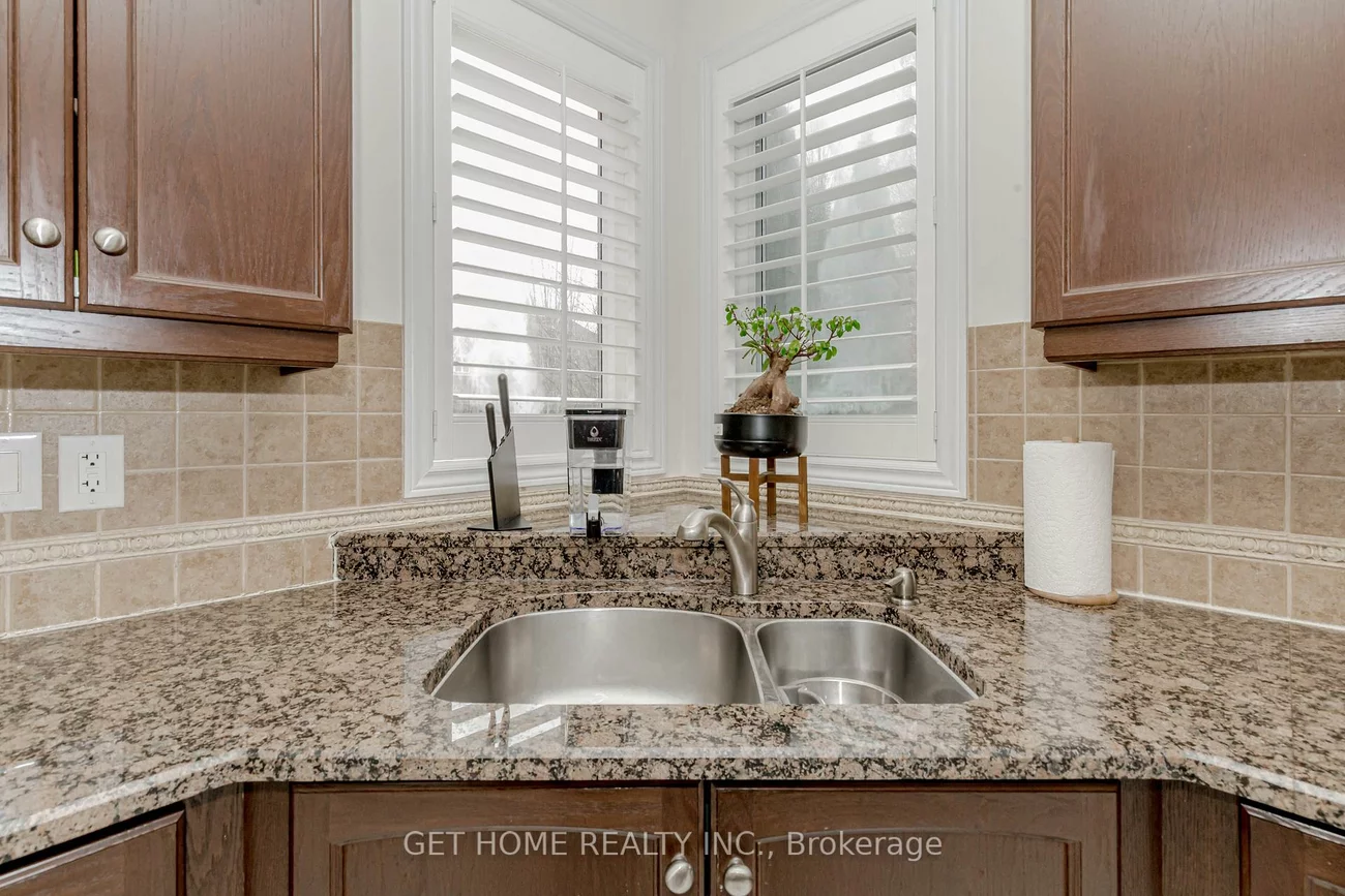 3331, Fox Run, 1001 - BR Bronte, Oakville