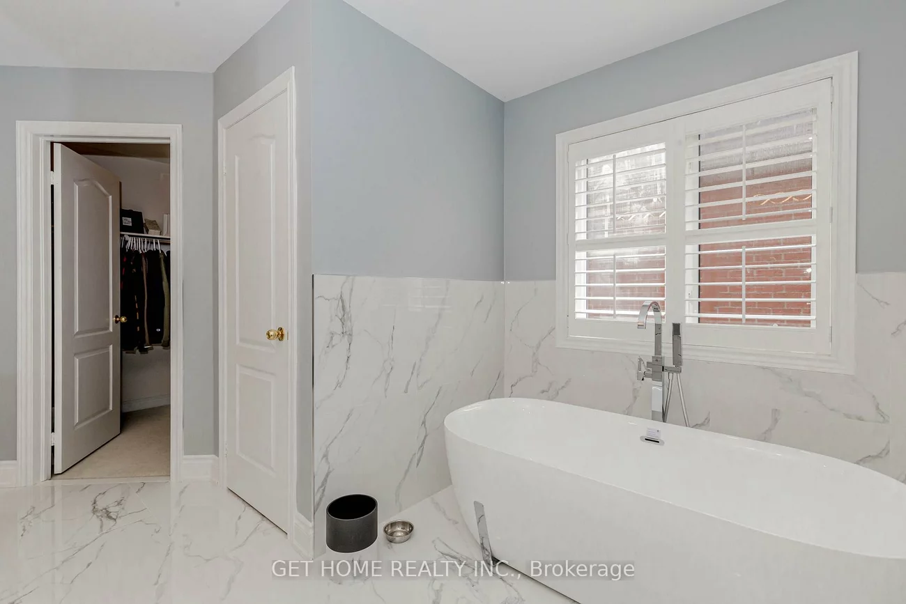 3331, Fox Run, 1001 - BR Bronte, Oakville