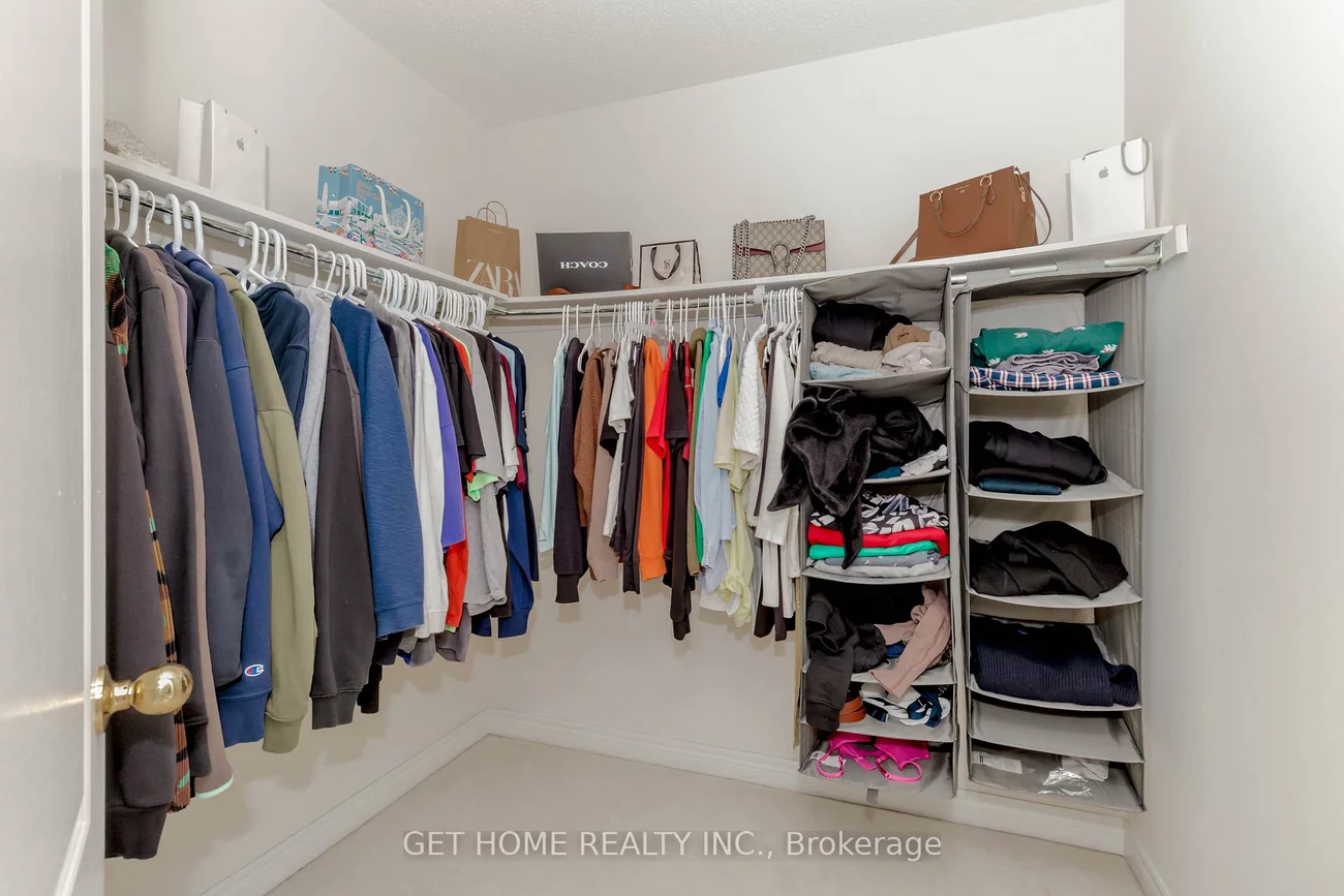 3331, Fox Run, 1001 - BR Bronte, Oakville