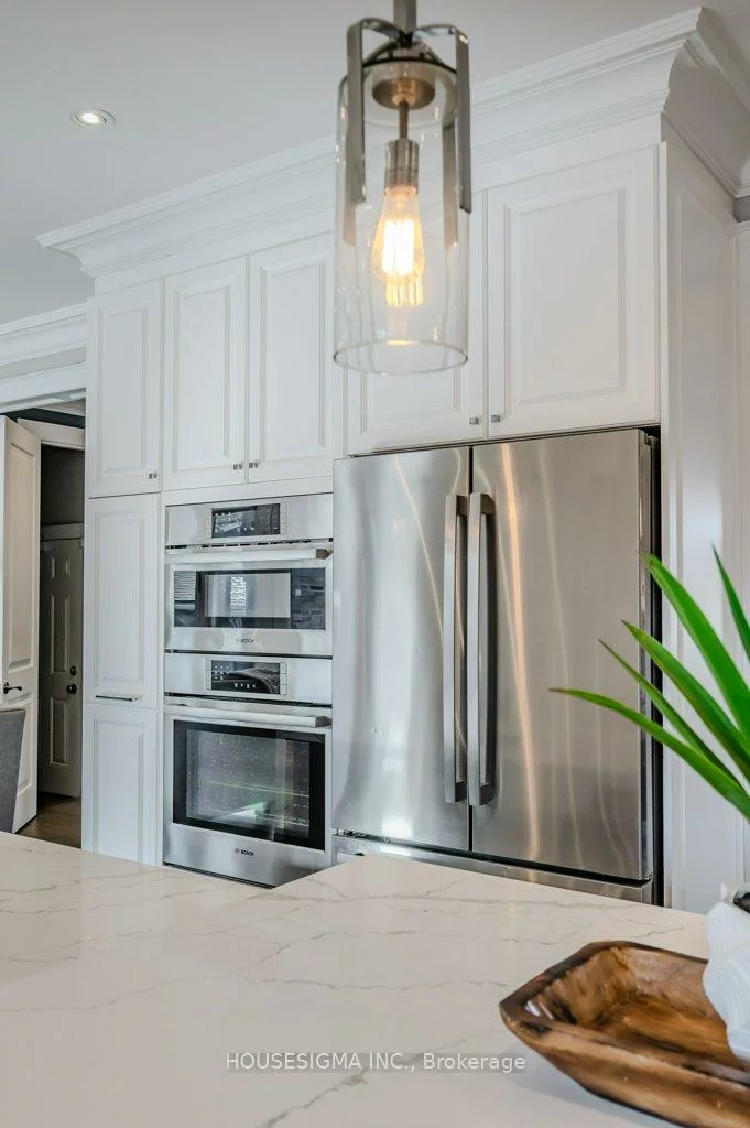 1298, Pinegrove, 1020 - WO West, Oakville