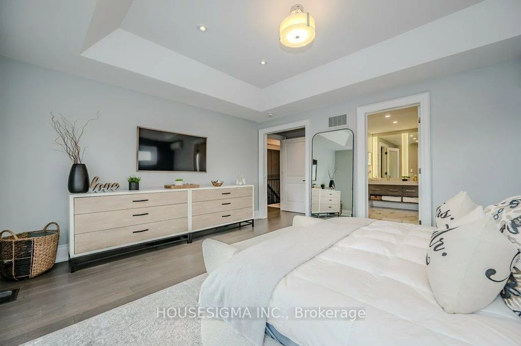 1298, Pinegrove, 1020 - WO West, Oakville