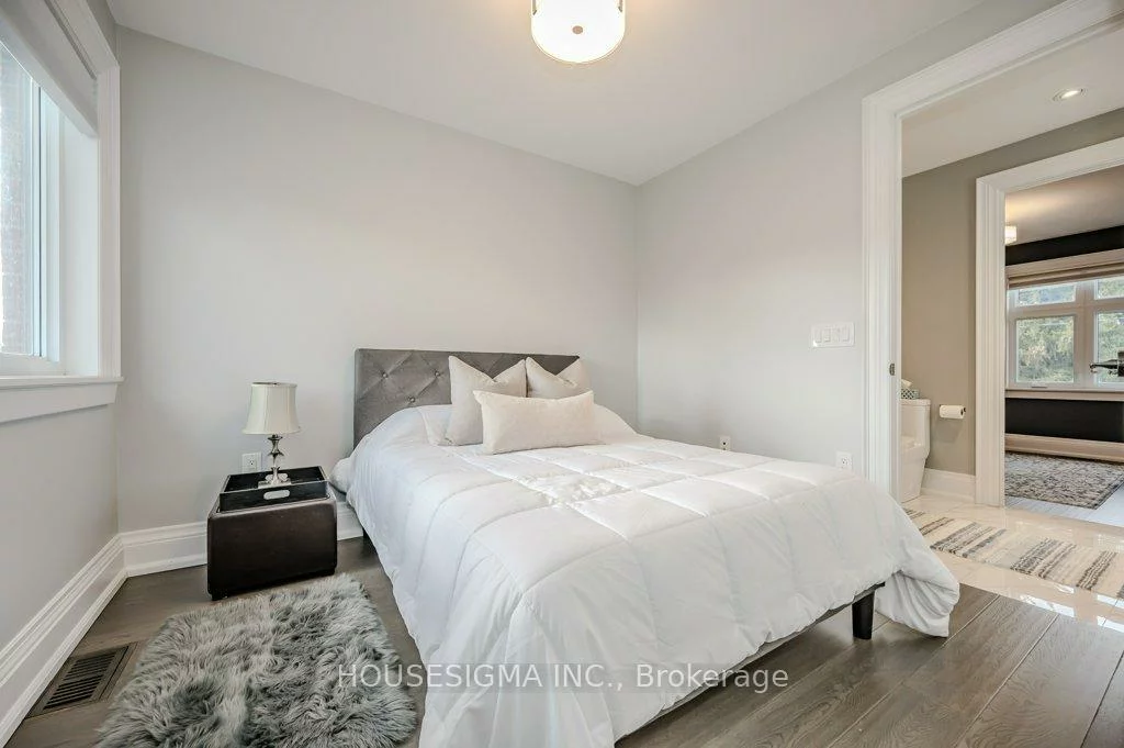 1298, Pinegrove, 1020 - WO West, Oakville