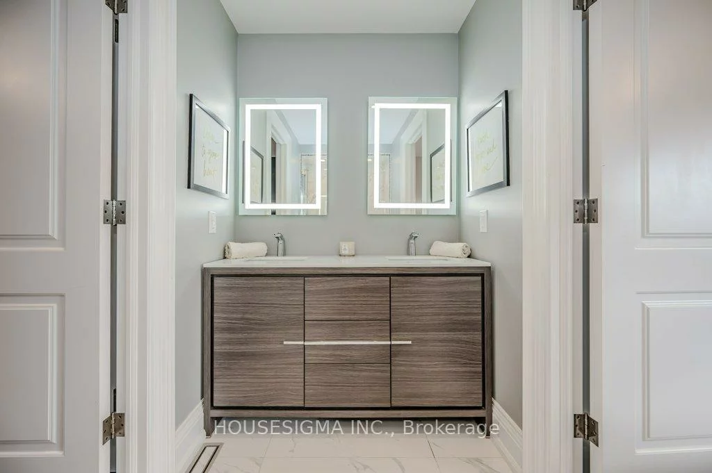 1298, Pinegrove, 1020 - WO West, Oakville