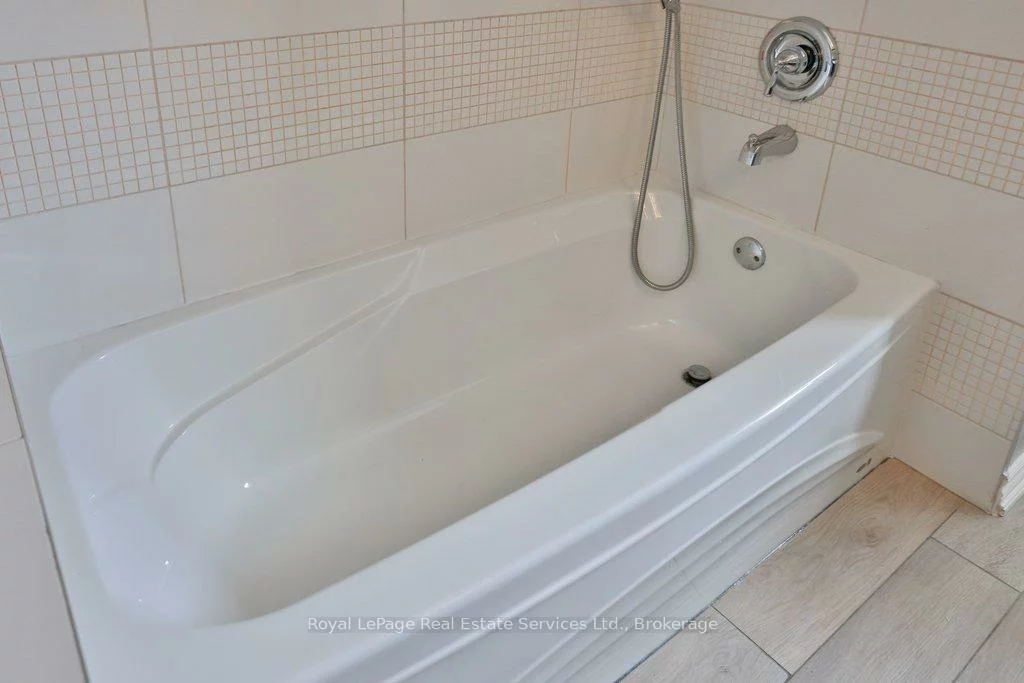 1486, Hixon, 1017 - SW Southwest, Oakville