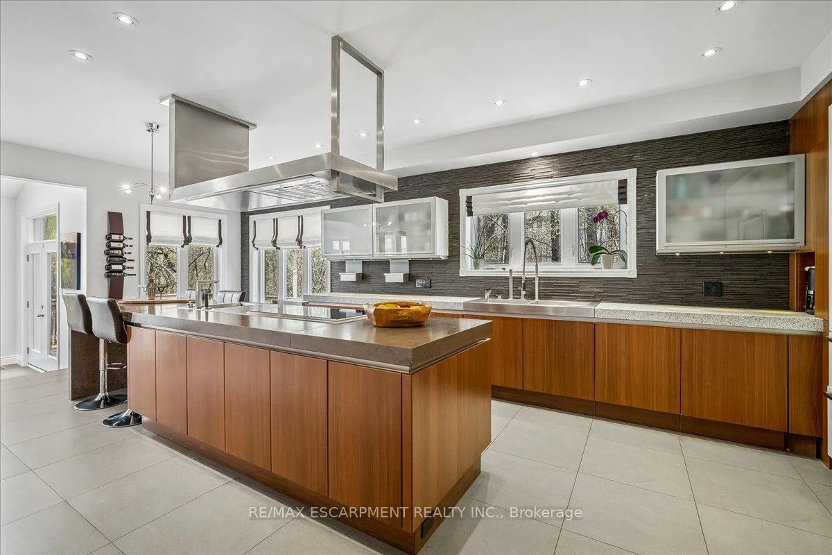 2203, Winding Woods, 1015 - RO River Oaks, Oakville