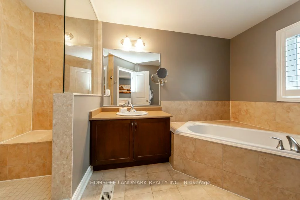 3077, Neyagawa, 1008 - GO Glenorchy, Oakville