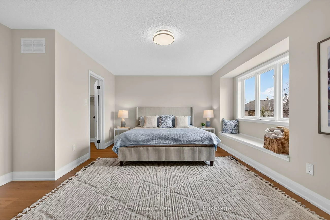 2385, Guildstone, 1022 - WT West Oak Trails, Oakville