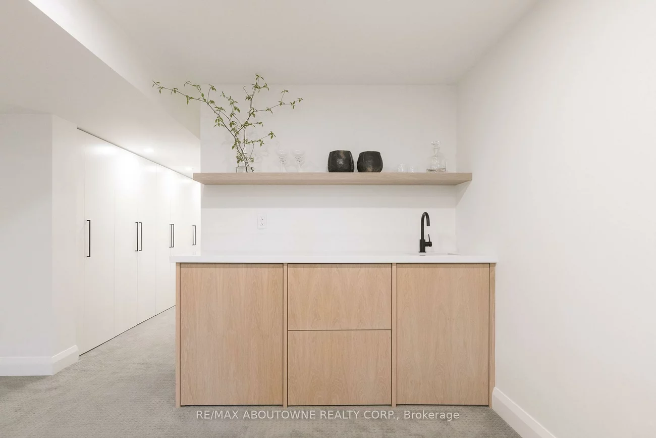 2181, Oakpoint, 1022 - WT West Oak Trails, Oakville