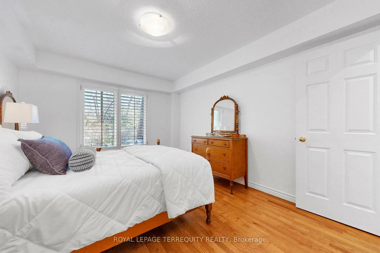 3076, Lakeshore, 1001 - BR Bronte, Oakville