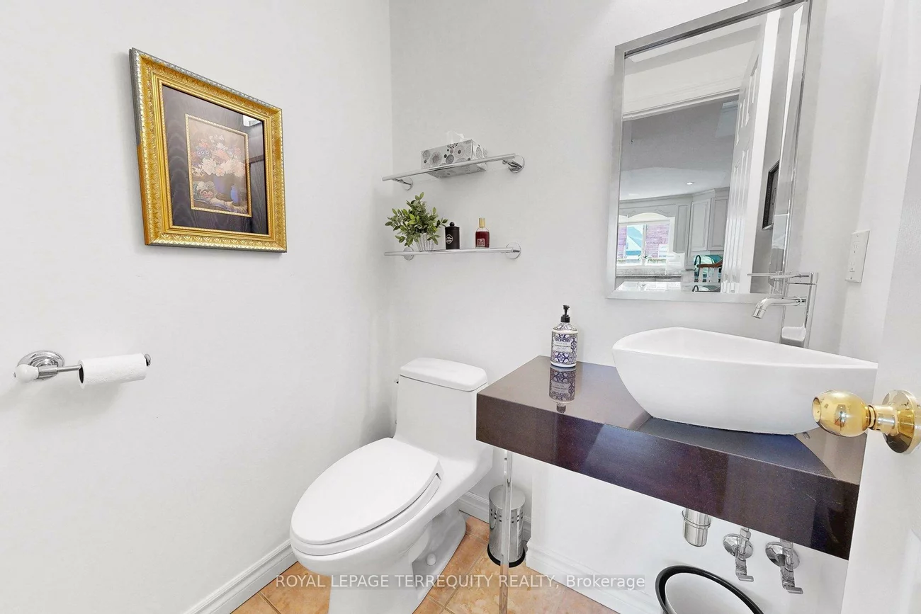 3076, Lakeshore, 1001 - BR Bronte, Oakville