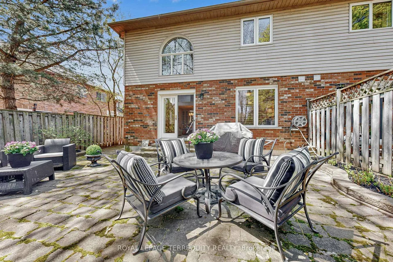 3076, Lakeshore, 1001 - BR Bronte, Oakville