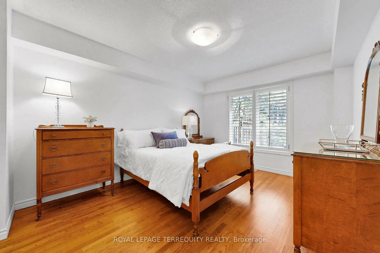 3076, Lakeshore, 1001 - BR Bronte, Oakville