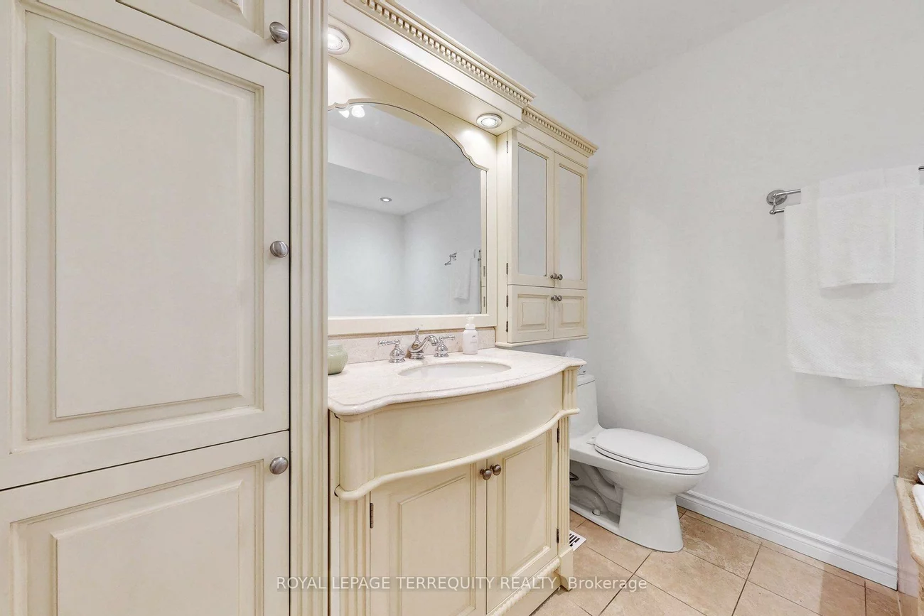 3076, Lakeshore, 1001 - BR Bronte, Oakville