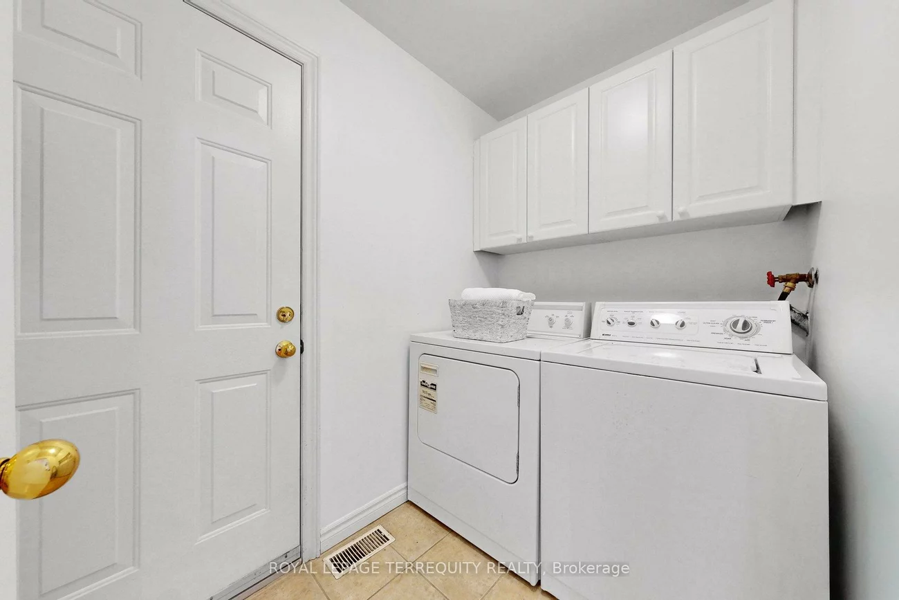 3076, Lakeshore, 1001 - BR Bronte, Oakville