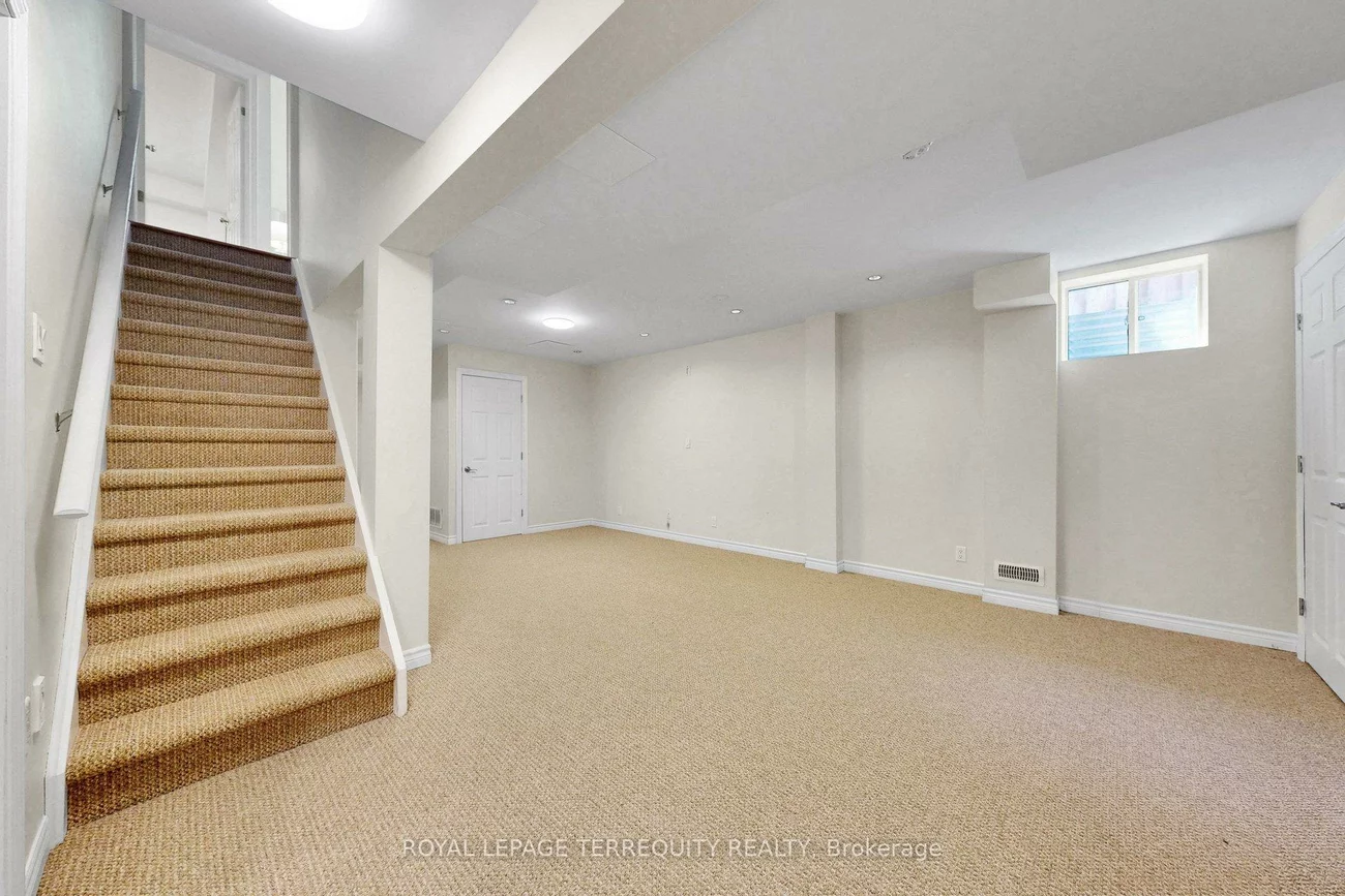 3076, Lakeshore, 1001 - BR Bronte, Oakville