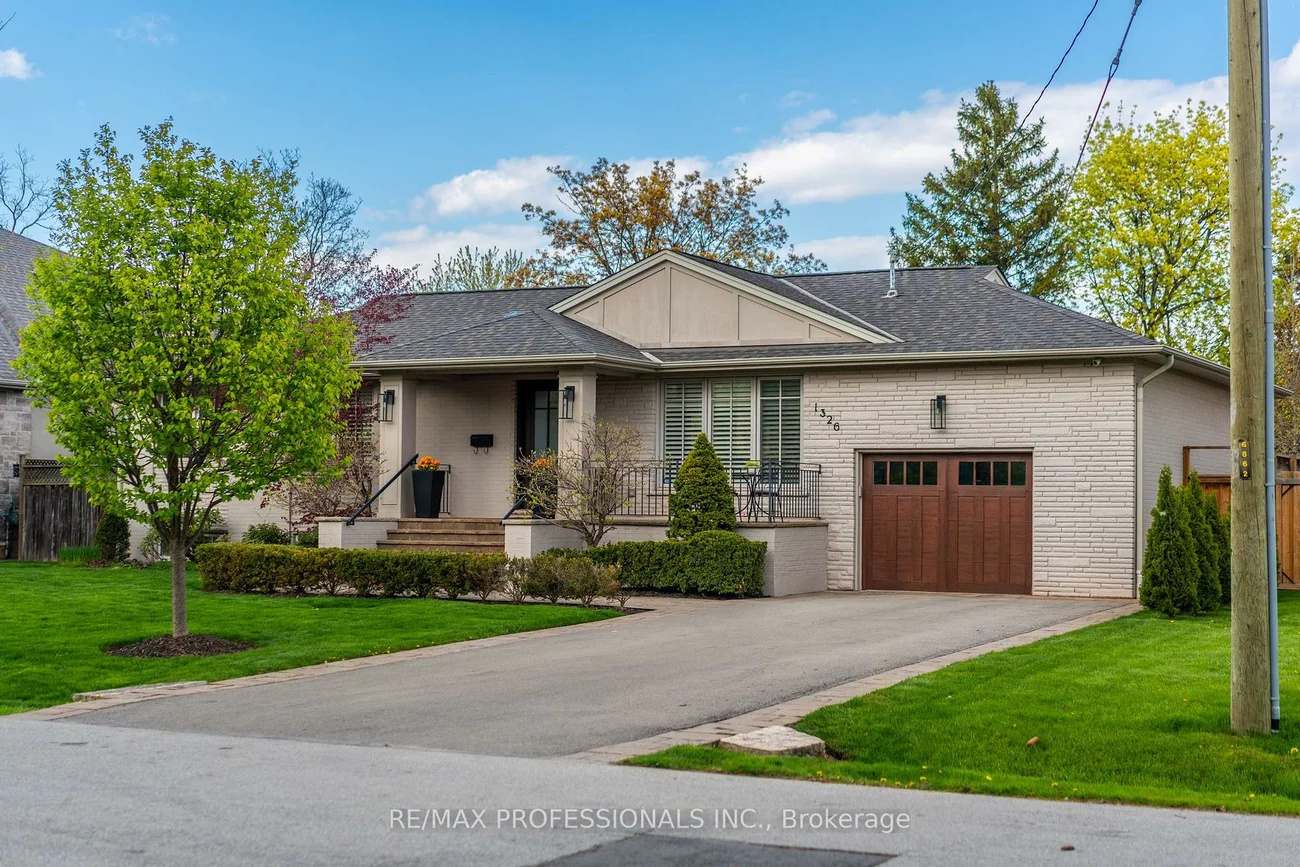 1326, Stanbury, 1020 - WO West, Oakville
