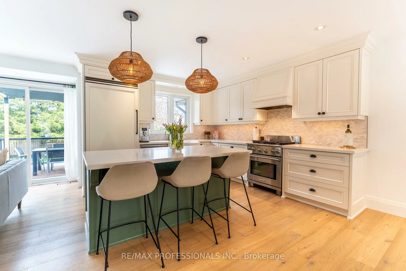 1326, Stanbury, 1020 - WO West, Oakville