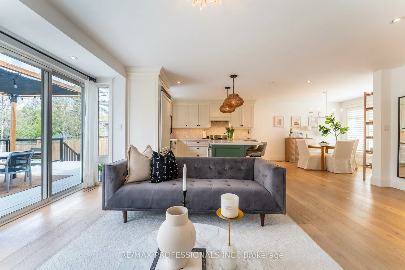 1326, Stanbury, 1020 - WO West, Oakville