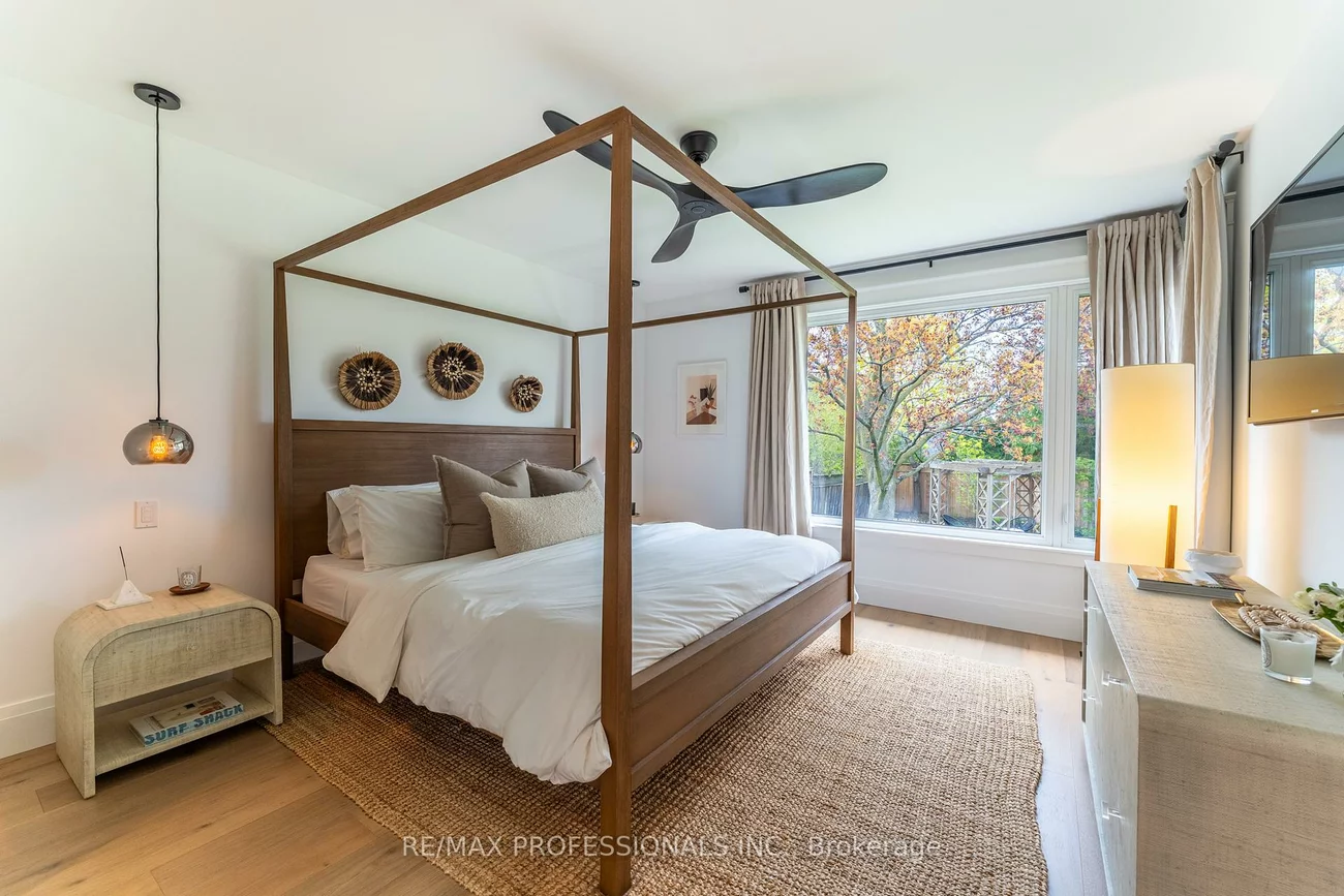 1326, Stanbury, 1020 - WO West, Oakville