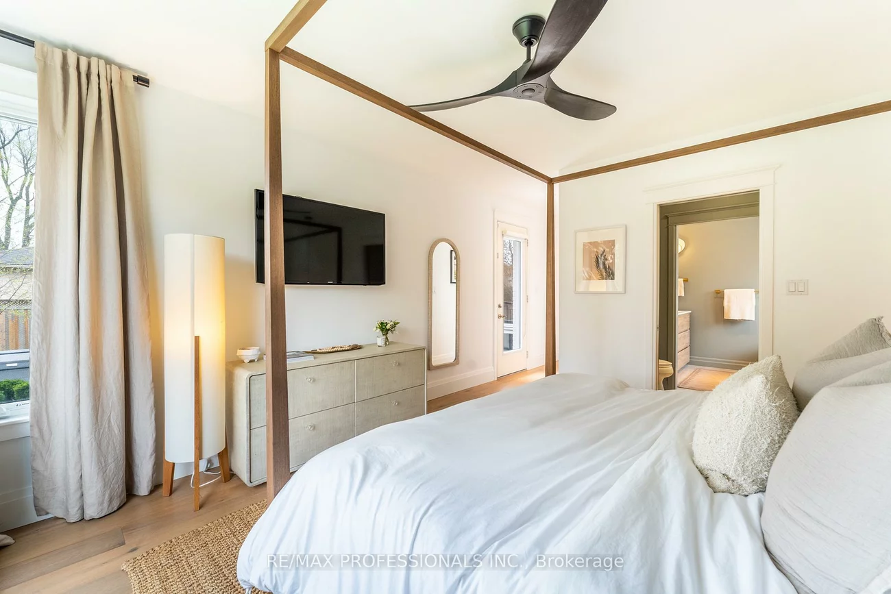 1326, Stanbury, 1020 - WO West, Oakville