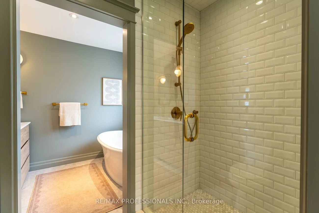 1326, Stanbury, 1020 - WO West, Oakville