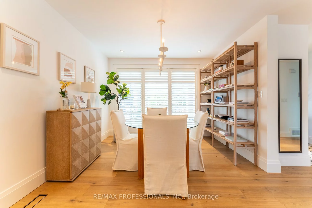 1326, Stanbury, 1020 - WO West, Oakville