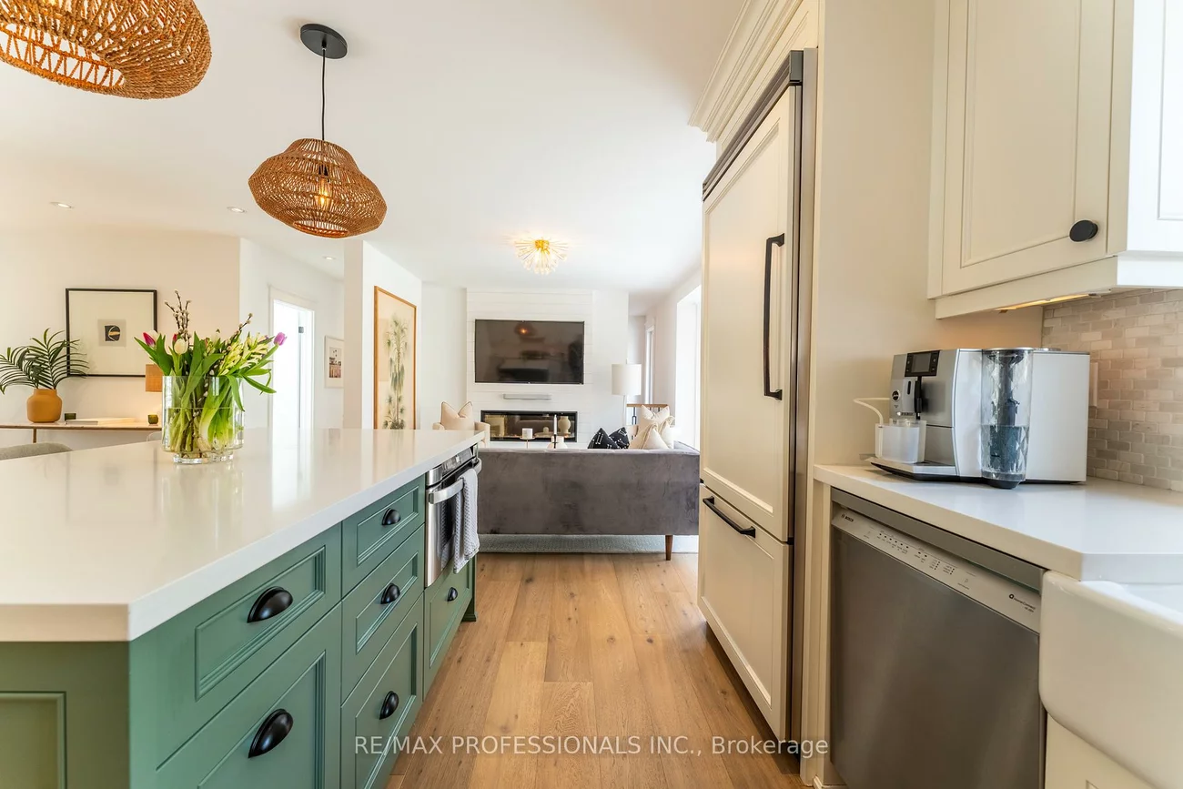 1326, Stanbury, 1020 - WO West, Oakville