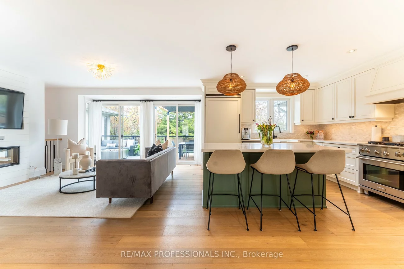 1326, Stanbury, 1020 - WO West, Oakville