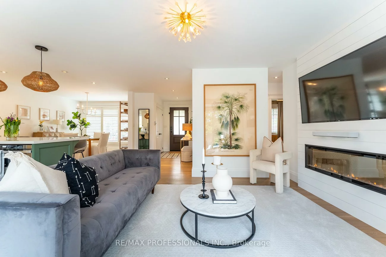 1326, Stanbury, 1020 - WO West, Oakville