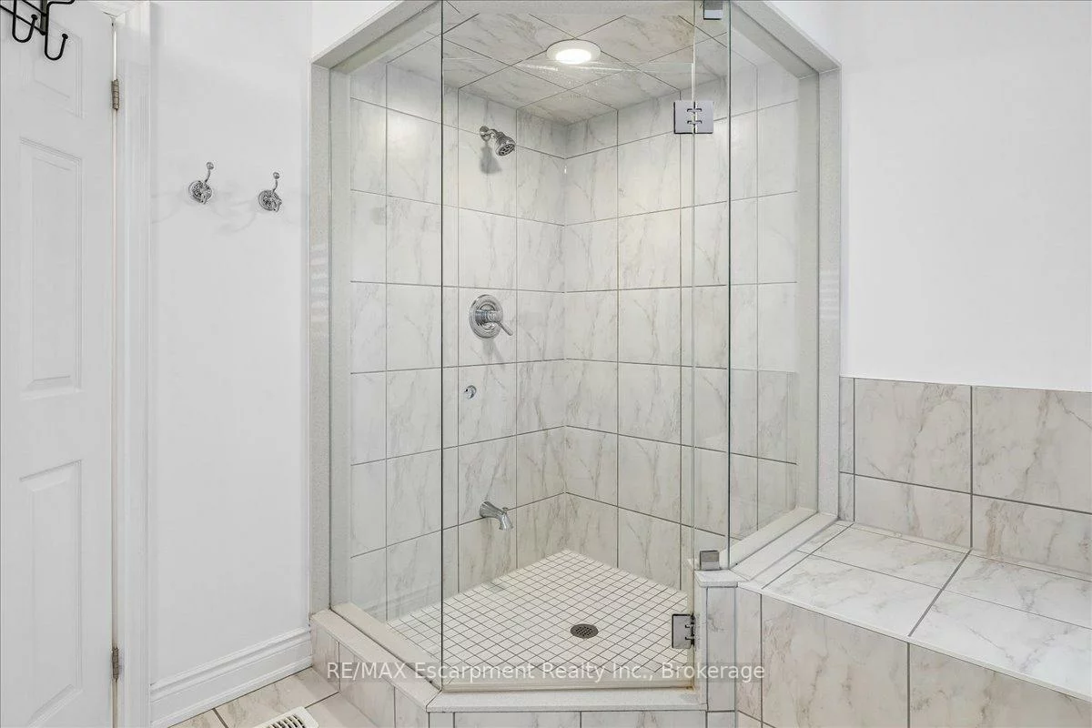2400, Spring Meadow, 1019 - WM Westmount, Oakville