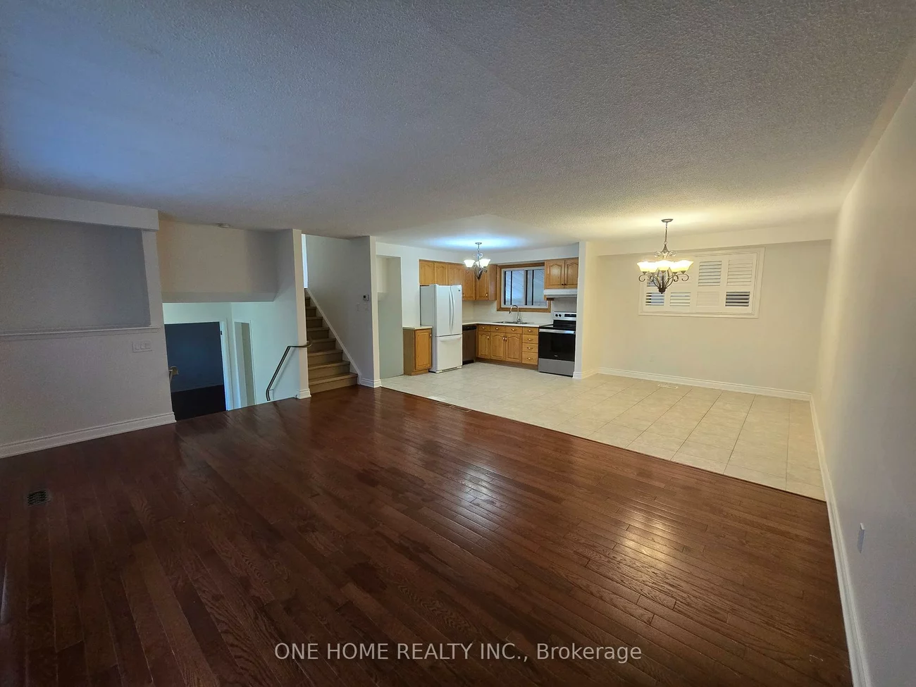 223, Elmwood, 1002 - CO Central, Oakville